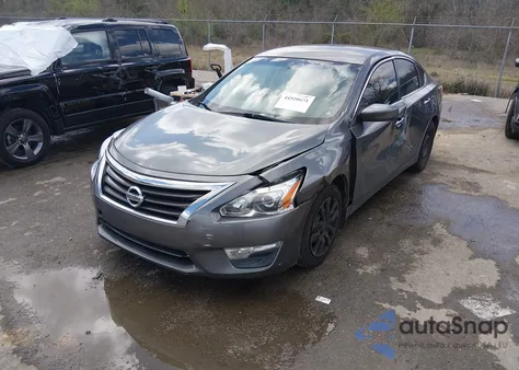 2015 Nissan Altima 2.5 S z USA, uszkodzony, nr VIN 1N4AL3AP4FN880324